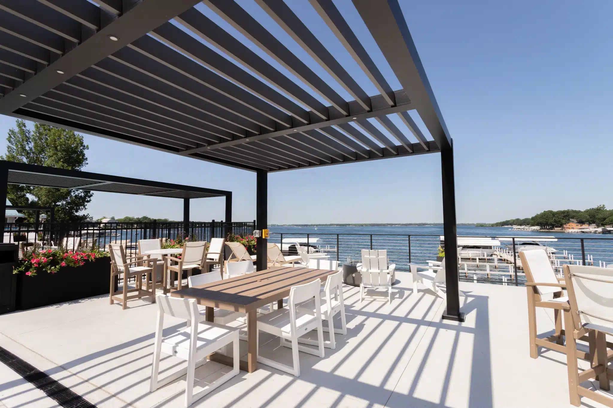 R-BREEZE over outdoor dining and pool